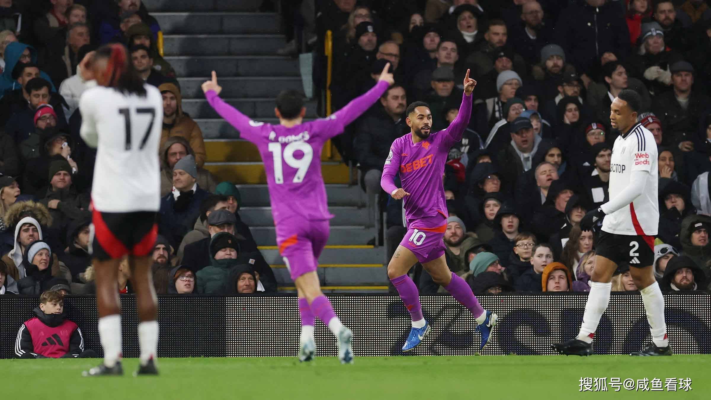 埃弗顿主场击败狼队,提前晋级! 埃弗顿主场击败狼队,提前晋级!