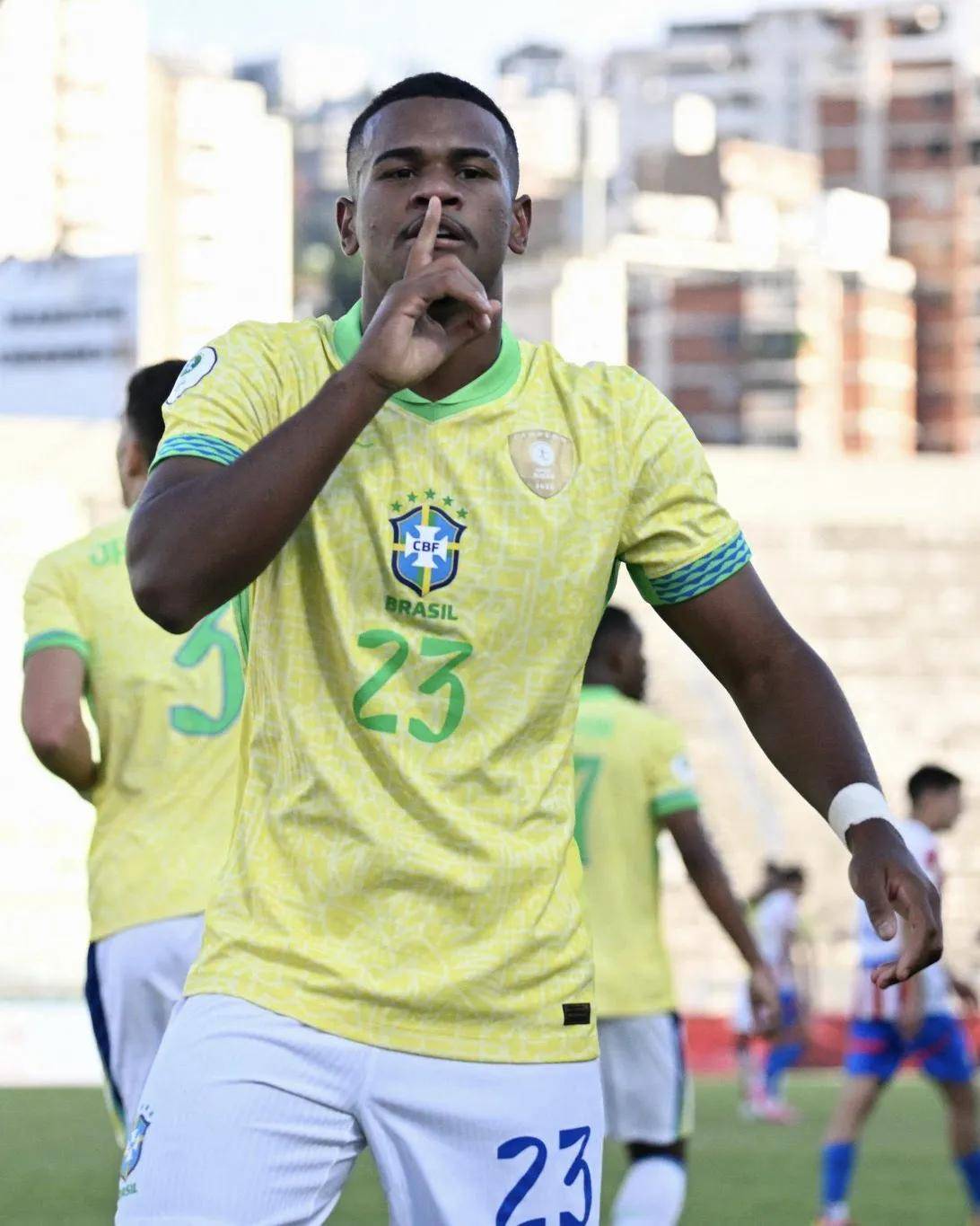 巴西队长获得南美洲足球明星奖,备战世界盃 巴西队长获得南美洲足球明星奖,备战世界盃