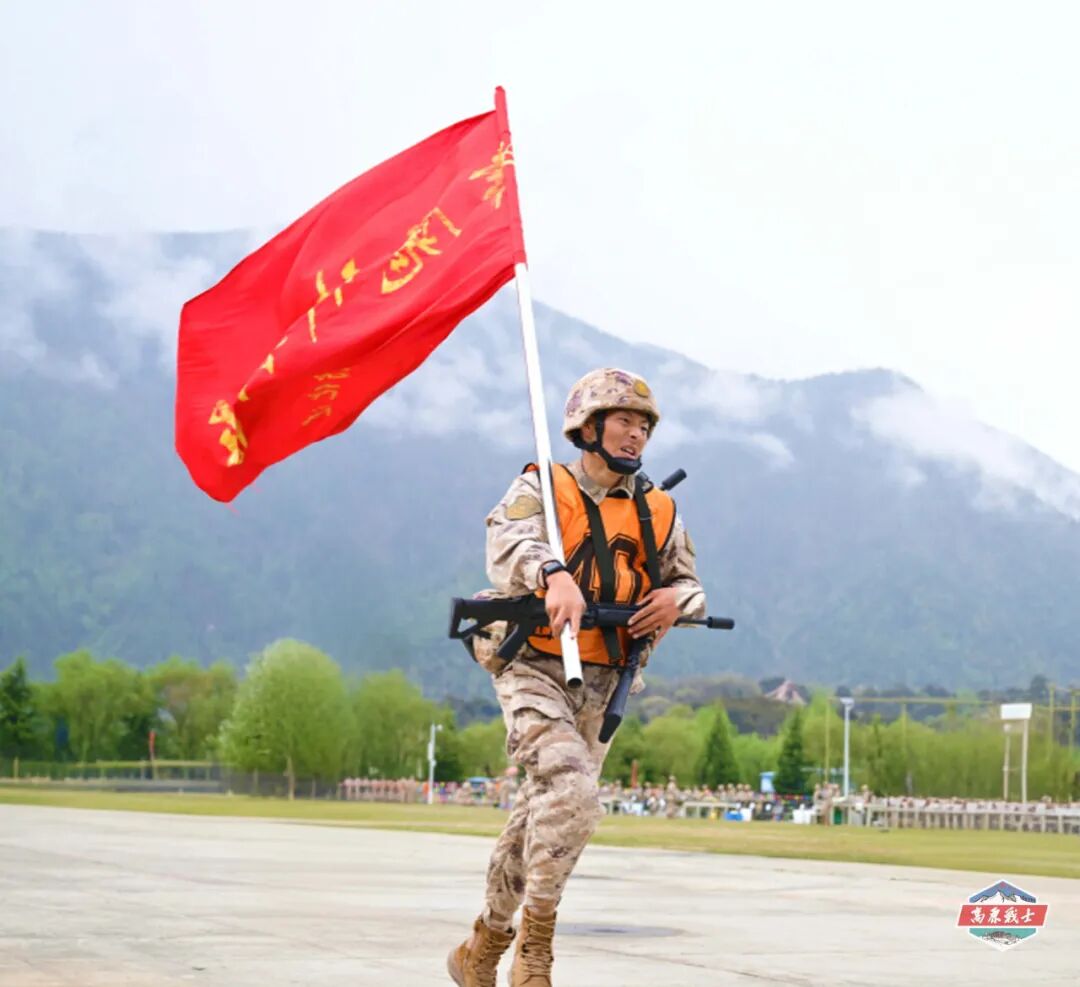 队员们在场上拼尽全力,不畏强敌,奋勇作战 队员们在场上拼尽全力,不畏强敌,奋勇作战