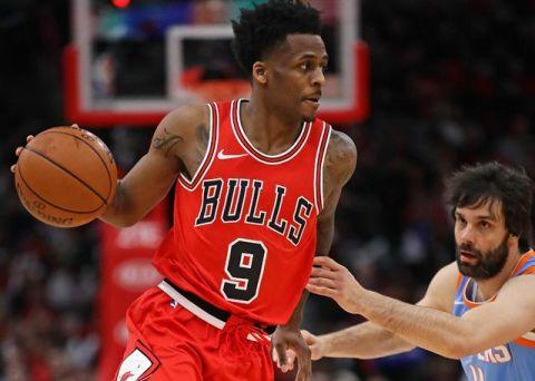 小牛队欧洲新秀多诺琦在比赛中逐渐展现实力 小牛队欧洲新秀多诺琦在比赛中逐渐展现实力