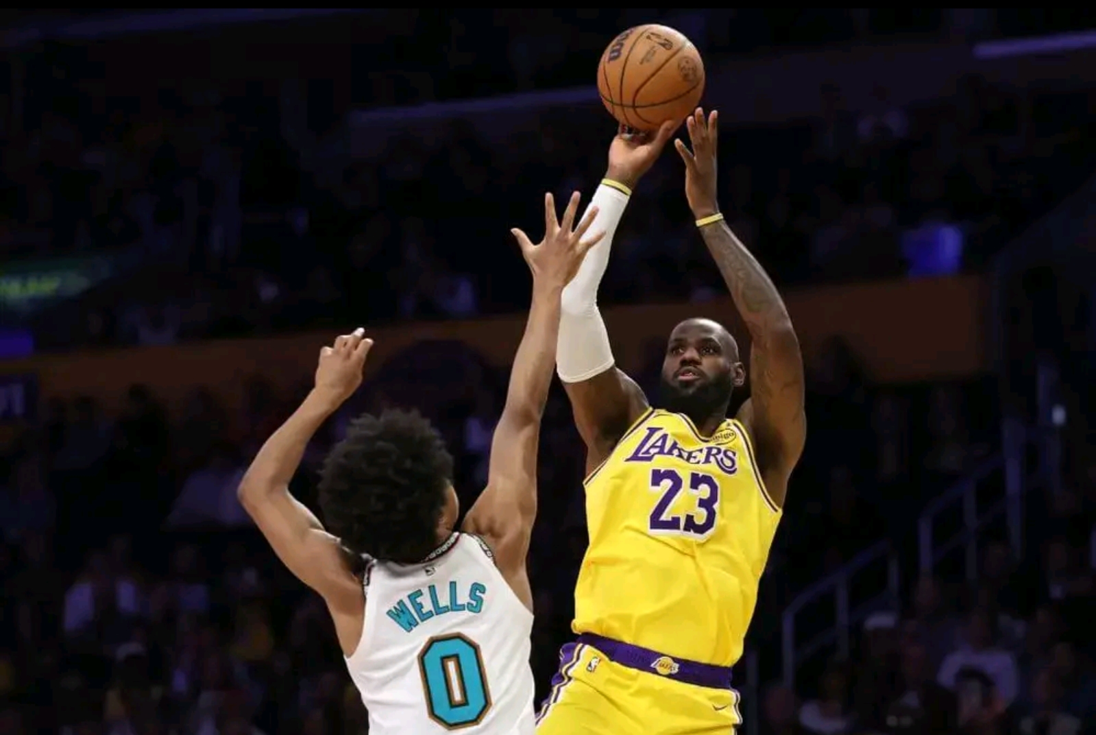 湖人力克老鹰,詹姆斯砍下三双 湖人力克老鹰,詹姆斯砍下三双