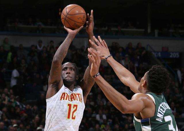 FB体育在线-雄鹿逆袭猛虎取得重要胜利