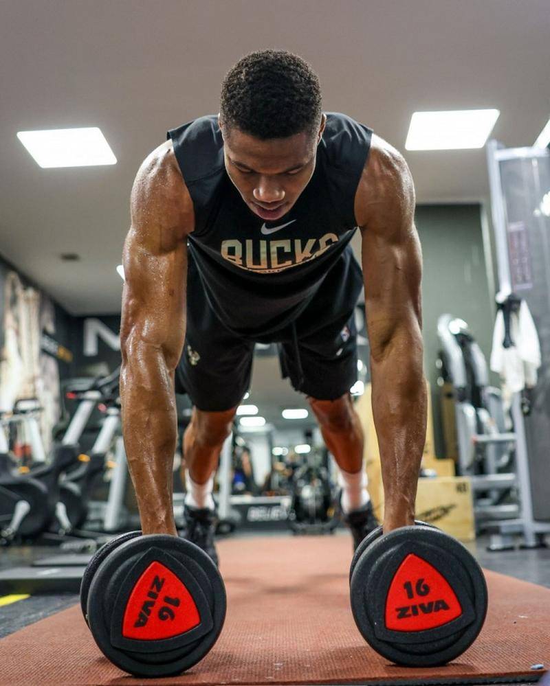 包含雄鹿力克76人,字母哥全面发挥的词条 包含雄鹿力克76人,字母哥全面发挥的词条