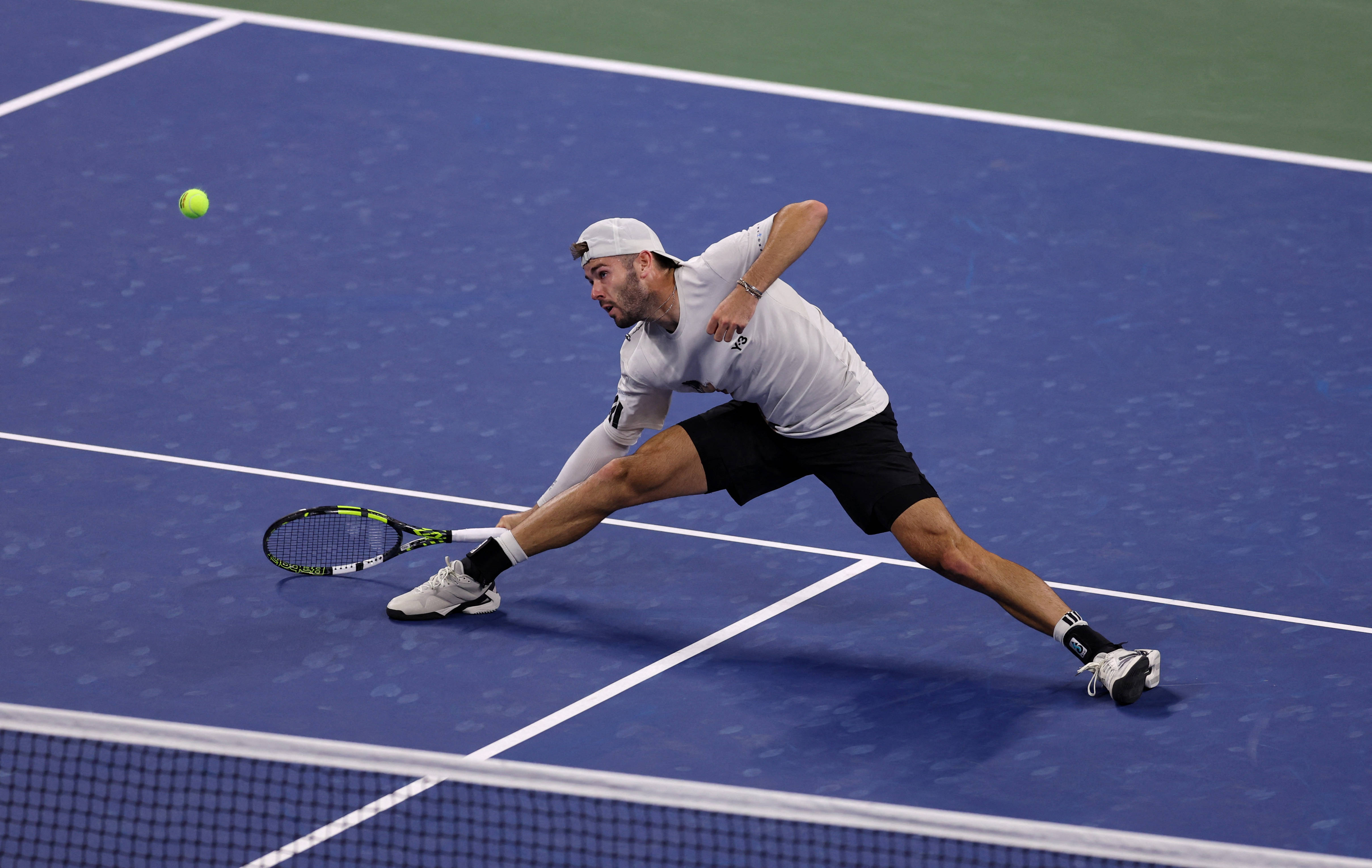 关于蒙特卡洛大师赛完胜美网，兹维列夫扛起全队的信息